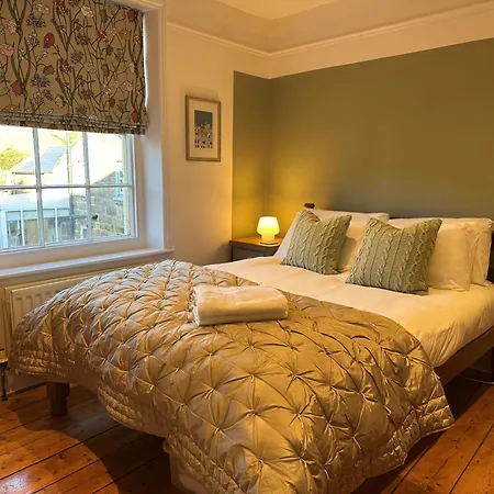 Thorpe House - * Fylingthorpe